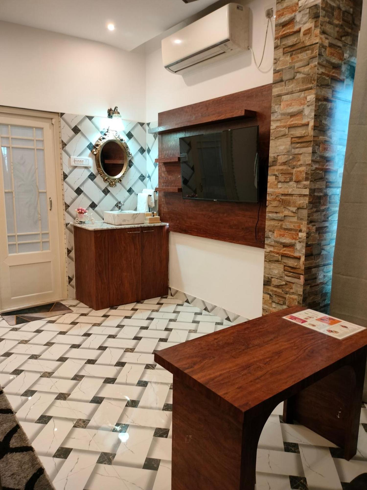 Kollolini Kolkata Bed & Breakfast Exterior photo